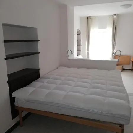 Monolocale Con Giardino E Parcheggio Privato Citra Zero Zero Ottanta Trentuno Lt 0281 Imperia