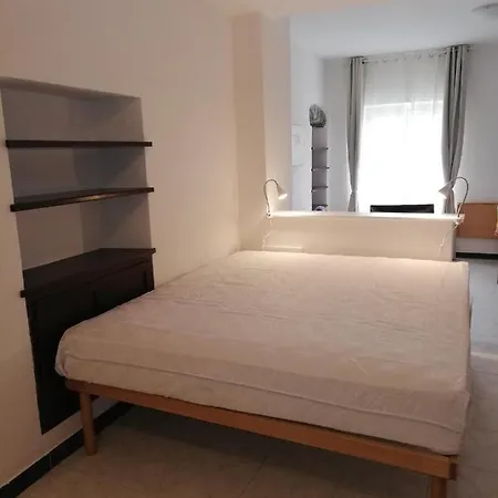 Monolocale Con Giardino E Parcheggio Privato Citra Zero Zero Ottanta Trentuno Lt 0281 * Imperia