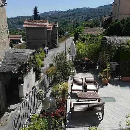 Monolocale Con Giardino E Parcheggio Privato Citra Zero Zero Ottanta Trentuno Lt 0281 *