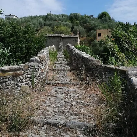 Διαμέρισμα Monolocale Con Giardino E Parcheggio Privato Citra Zero Zero Ottanta Trentuno Lt 0281 Imperia