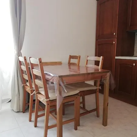 Monolocale Con Giardino E Parcheggio Privato Citra Zero Zero Ottanta Trentuno Lt 0281