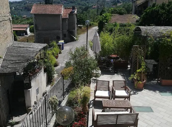 Monolocale Con Giardino E Parcheggio Privato Citra Zero Zero Ottanta Trentuno Lt 0281 *