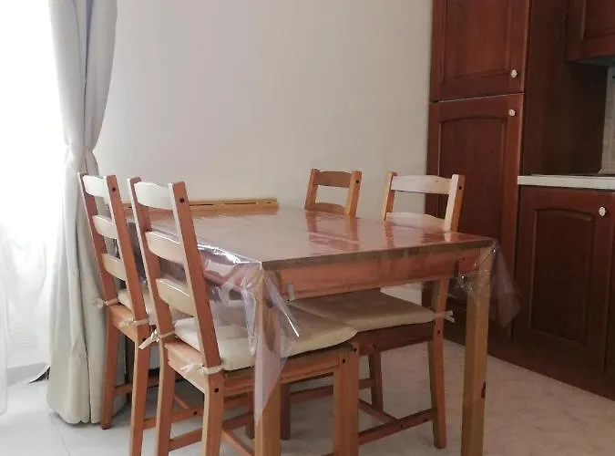 Monolocale Con Giardino E Parcheggio Privato Citra Zero Zero Ottanta Trentuno Lt 0281